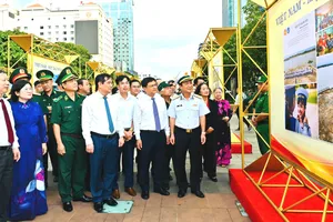 Khai mạc triển lãm ảnh “Việt Nam - Một dải non sông” và “TPHCM vang mãi khúc khải hoàn”