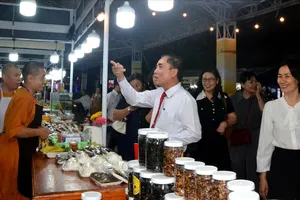 Phường Vũng Tàu khai mạc lễ hội ẩm thực