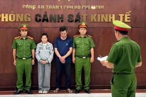 TPHCM: Triệt phá đường dây sản xuất, tiêu thụ hơn 4 tấn bột ngọt giả