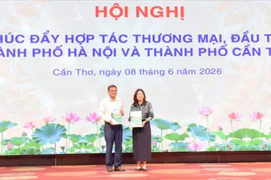 Hà Nội và Cần Thơ thúc đẩy hợp tác thương mại, đầu tư