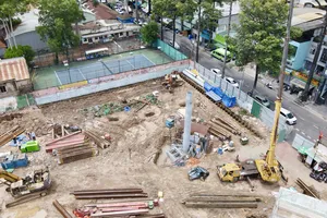 Khẩn trương “thay áo mới” sân vận động Thống Nhất