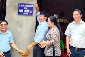 Khánh thành, bàn giao nhà Nhân ái tặng gia đình bà Nguyễn Thị Thắm