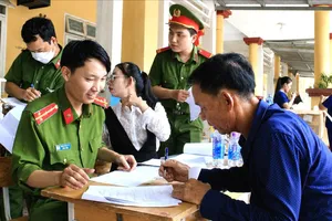 Công an tỉnh Quảng Ngãi đang triển khai đợt thu nhận mẫu sinh phẩm ADN của thân nhân liệt sĩ