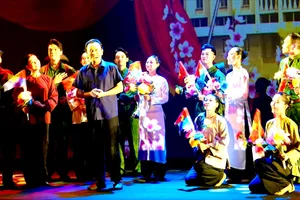 Tiết mục nhạc múa "Giải phóng miền Nam". Ảnh: THÚY BÌNH