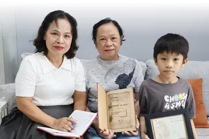 Hồ sơ kỷ vật của mẹ