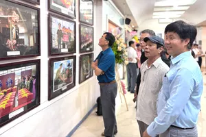 Triển lãm ảnh thời sự, nghệ thuật “Con người và cuộc sống lần thứ X”