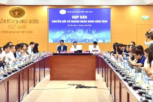 6 tháng đầu năm, tổng giá trị thanh toán không dùng tiền mặt gấp 28 lần GDP