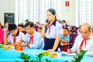 Lãnh đạo phường Long Trường gặp gỡ, lắng nghe thiếu nhi 