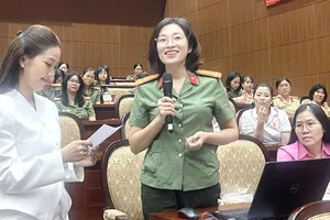 Phụ nữ Công an TPHCM học cách quản trị cảm xúc, giữ lửa hạnh phúc