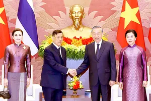 Tổng Bí thư, Chủ tịch nước Tô Lâm và Phu nhân Ngô Phương Ly cùng Nhà Vua Thái Lan Maha Vajiralongkorn Phra Vajiraklaochaoyuhua và Hoàng hậu Suthida Bajrasudhabimalalakshana. Ảnh: TTXVN