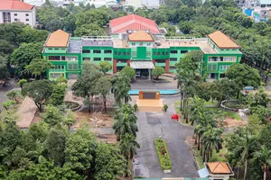 Nhiều trụ sở dôi dư được chuyển thành trường học, bệnh viện