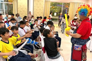 Những đêm trăng đặc biệt