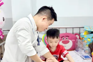 Nguy cơ dịch tay chân miệng, sốt xuất huyết bùng phát: Chủ động phòng ngừa, tránh lây lan trong trường học