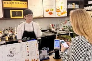 Thanh toán QR xuyên biên giới: Mở thêm cửa đón khách quốc tế