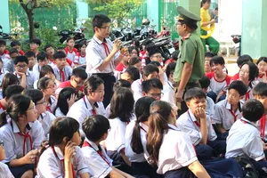 Đừng đợi người trẻ bước qua ranh giới