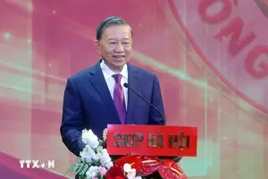 Tổng Bí thư, Chủ tịch nước Tô Lâm phát biểu chúc mừng Câu lạc bộ bóng đá Công an Hà Nội. Ảnh: Phạm Kiên/TTXVN