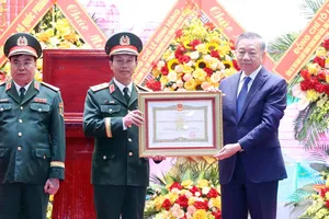 Quân khu 2 nhận danh hiệu Anh hùng Lực lượng vũ trang nhân dân