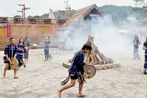 Khơi mạch Không gian văn hóa cồng chiêng Tây Nguyên - Bài 1: Tiếng chiêng thưa dần