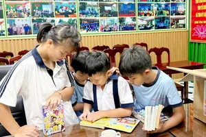 Mang niềm vui đọc sách đến với trẻ khó khăn