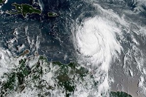 Hurricane Maria bears down on battered Caribbean 