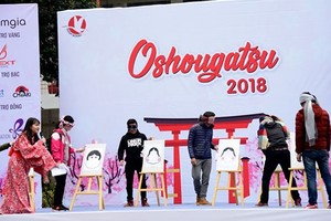 Japanese traditional New Year festival lures thousands of young people