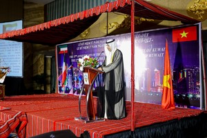 The Consul General of the State of Kuwait in HCMC, Khaled Falah Al-Mutairi gives a speech at the meeting 