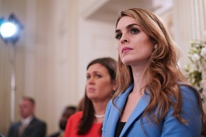 Top Trump aide Hope Hicks to resign 