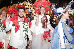 Carnival show 2018 lights up Danang