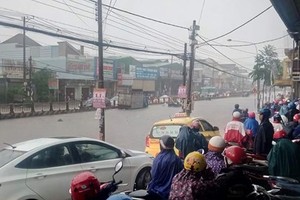 Rains & scattered thunderstorms continue hitting south