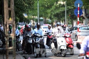 Hot spell hits central, north