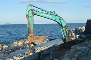 Cua Dai beach dyke not to complete before flood season