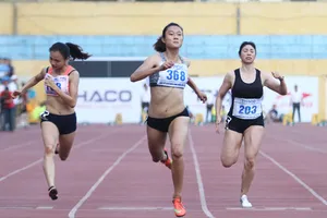 Lê Tú Chinh (giữa) tự tin hướng đến SEA Games 29. Ảnh: Thiên Hoàng