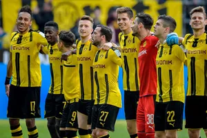 Niềm vui của các cầu thủ Dortmund sau khi giành được một chiến thắng quan trọng trước Hoffenheim
