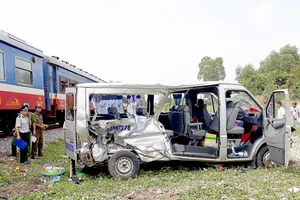 Một vụ tai nạn giao thông giữa xe lửa và xe du lịch xảy ra trên địa bàn tỉnh Đồng Nai