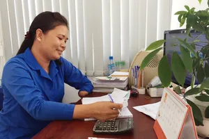 Với nụ cười luôn nở trên môi, Thiều Thị Hằng đã vượt qua được nỗi đau  sau tai nạn lao động