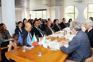 Đoàn ACR làm việc với Chính quyền Vùng Marche. Ảnh: Vietnam+