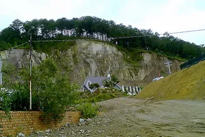 Nguy cơ sạt lở núi ở thôn Bắc Hội