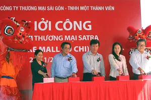 Đại diện Satra và chính quyền địa phương phát lệnh khởi công Centre Mall Củ Chi