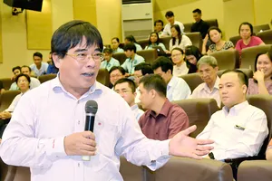 PGS-TS Đỗ Văn Dũng, Hiệu trưởng Trường ĐH Sư phạm Kỹ thuật TPHCM, cho rằng cần phải xóa bỏ chính sách miễn giảm học phí ngành sư phạm