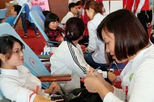 Hiến máu tình nguyện