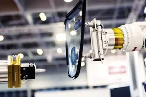 Robot thay thế con người trong một số công đoạn sản xuất