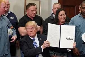 Sắc lệnh áp thuế cao với thép và nhôm vấp phải phản ứng của dư luận quốc tế. Ảnh minh họa