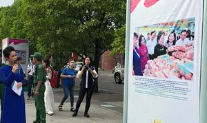 Khai mạc triển lãm ảnh kỷ niệm 70 năm ngày Chủ tịch Hồ Chí Minh ra lời kêu gọi thi đua ái quốc