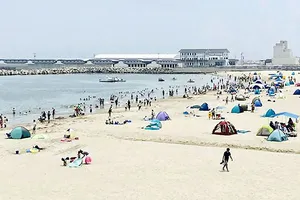 Nhật Bản mở cửa lại bãi biển Haragamaobama