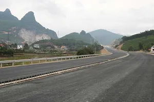 Đưa vào khai thác tuyến cao tốc Hạ Long - Vân Đồn