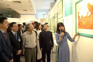 Hình ảnh Bác Hồ trong tranh cổ động luôn chiếm một vị trí đặc biệt