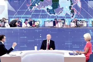 Tổng thống Nga V.Putin trong cuộc giao lưu trực tuyến