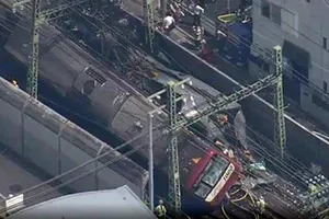 Hiện trường vụ tai nạn đường sắt ở Nhật Bản. Nguồn: RT