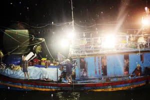 41 ngư dân gặp nạn trở về an toàn