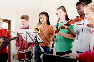 Anh hỗ trợ tài năng âm nhạc trẻ